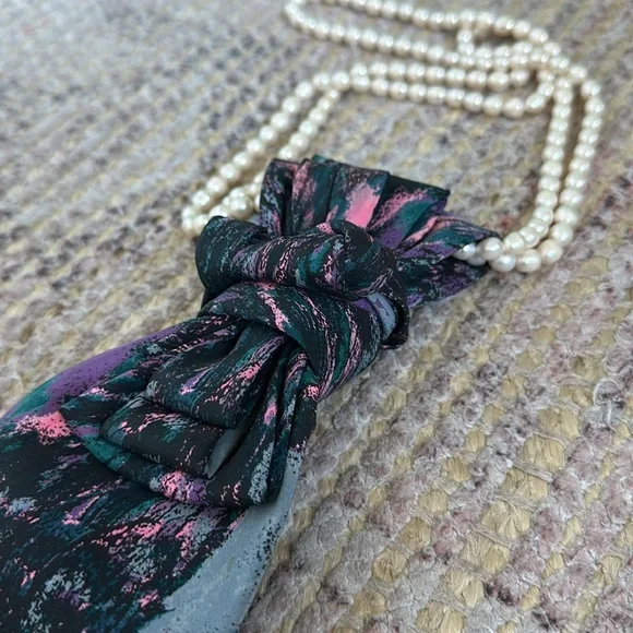 Upcycled Ladies Necktie silk Necktie Necklace - Picture 2 of 5